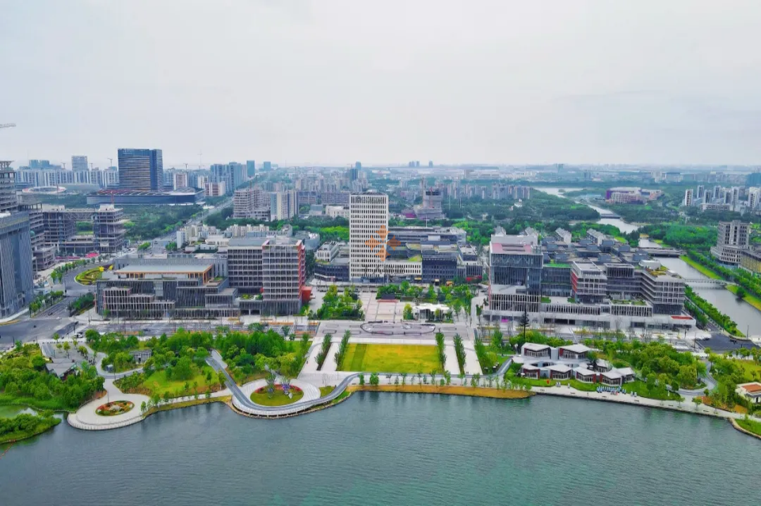 浦东 港城广场 2000平米 简装