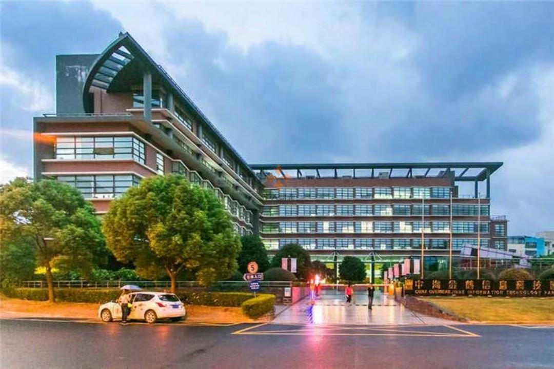浦东 中海金鹤信息科技园 100平米 简装