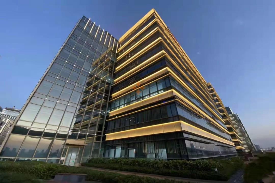 浦东 中国黄金大厦 150平米 简装