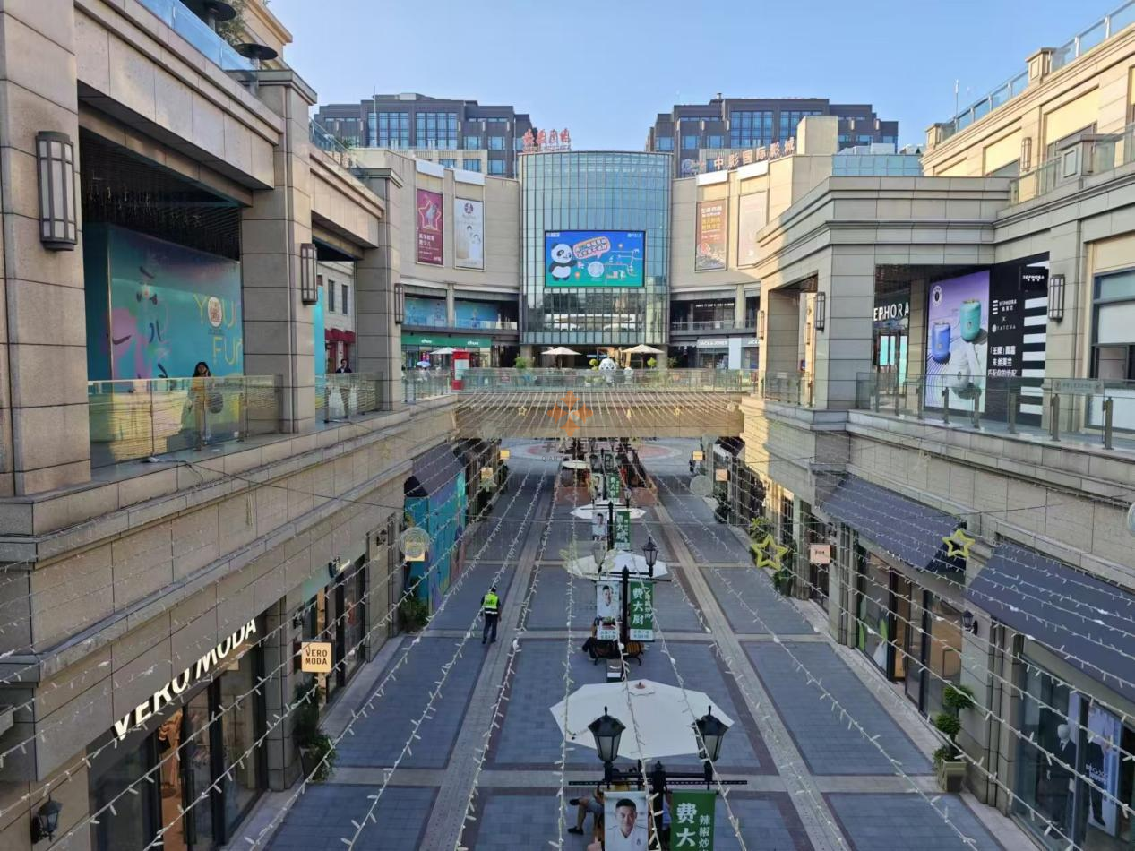 长泰广场黄金地段招租，交通便捷、配套完善，商机无限！