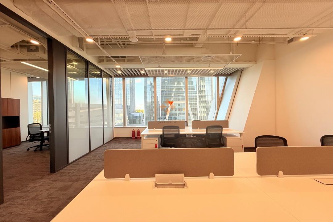 浦东 张江科学之门 208平米 精装