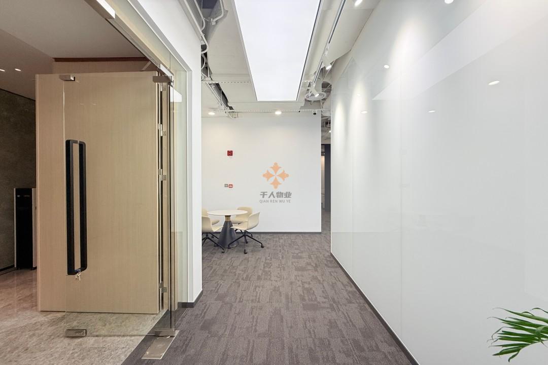 浦东 张江科学之门 208平米 精装