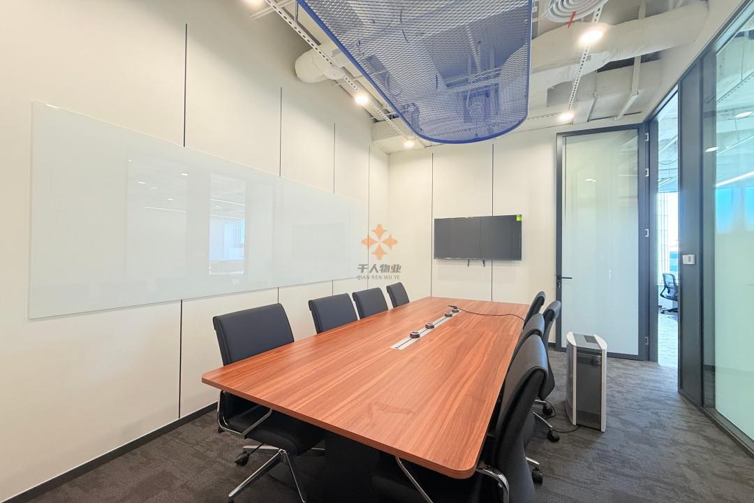 浦东 张江科学之门 190平米 简装