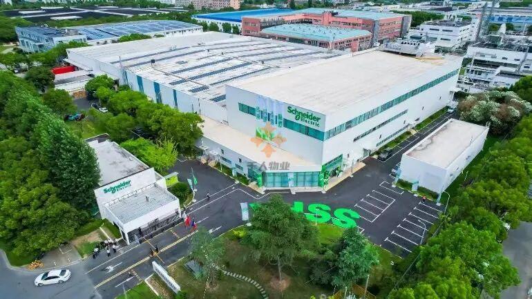 旗舰产品浦东下线直供全球，施耐德电气“零碳工厂”诠释“中国中心”战略