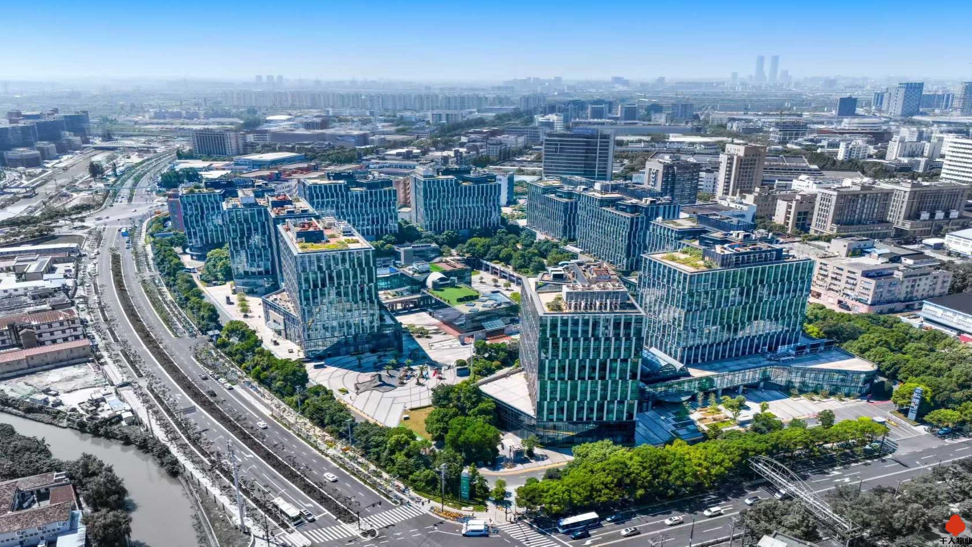 东方万国企业中心